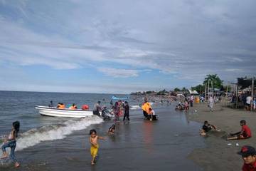 Destinasi Wisata Libur Sekolah Pantai Ujung Blang Lhokseumawe