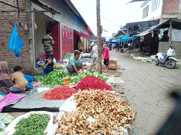 Minggu Pertama Januari 2026, Cabe Naik Bawang Turun