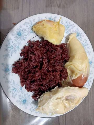 Pulut dan Durian: Harmoni Rasa dalam Tradisi Nusantara