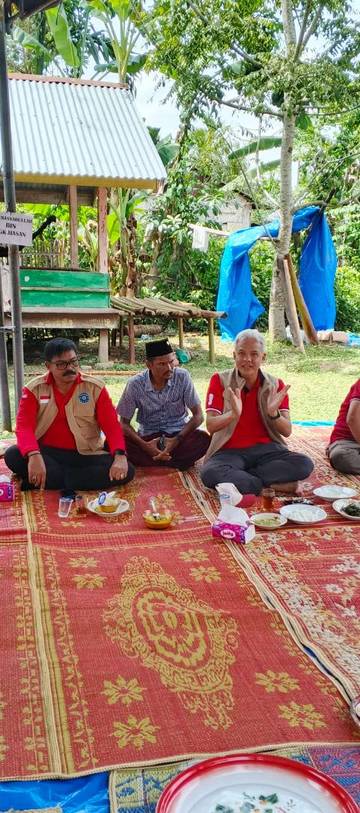 Ganjar Pranowo Melayat ke Rumah Ketua DPC