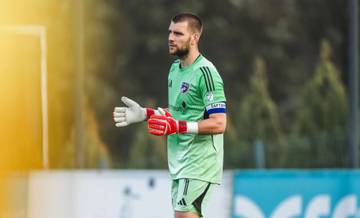 Resmi, Maarten Paes Bergabung Dengan Ajax FC