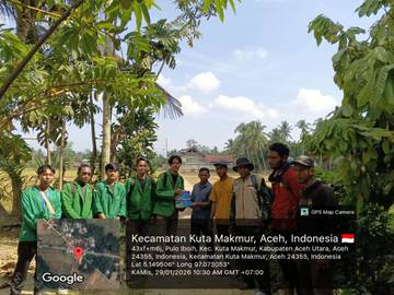 Himagri FP Unimal Lakukan Pemberian Herbisida Kepada Petani 