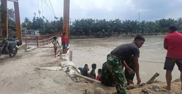 Yonzipur 3/Yudha Wastu Pramuka Bangun Jembatan Gantung