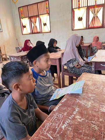 Mahasiswa KKN Unimal Edukasi Mitigasi Banjir