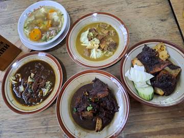 Balungan Hohah, Kuliner Pedas Olahan Daging di Ponorogo