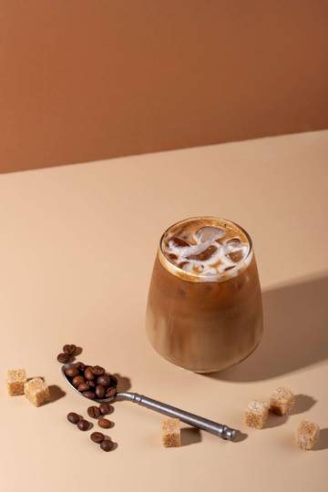 Menikmati Segelas Es Kopi Kurma, Intip Cara Buatnya!