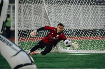 Duo Kiper Timnas Tampil Ciamik Bersama Klubnya Masing-masing