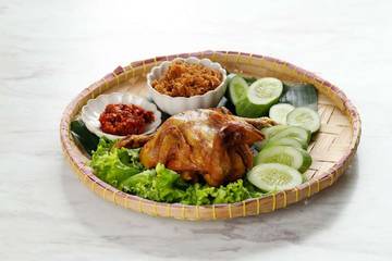 Nikmati Ayam Ingkung Lezat di Gerdu Resto