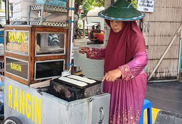  Kue Rangin Mbah Landep Jajanan Lezat di Madiun