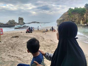 Pantai Klayar, Surga Tersembunyi di Pacitan 