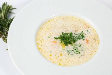 Hangatkan Cuaca Dingin, Lewat Resep Sup Ayam Krim.