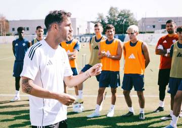 Calon Kuda Hitam Serie-A, Como Aktif Berburu Pemain