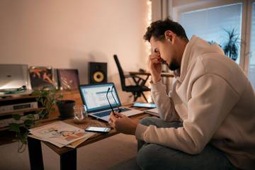 Overthinking Bisa Diatur, Bukan Dihindari