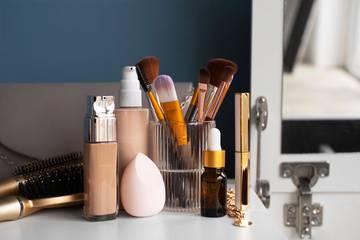 Sebelum Belanja Kosmetik Secara Daring, Simak Tips Berikut 