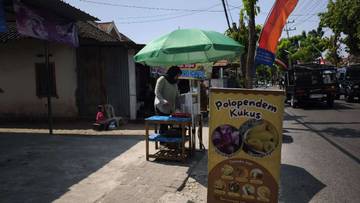 Polo Pendem Ditengah Gempuran Jajan Modern
