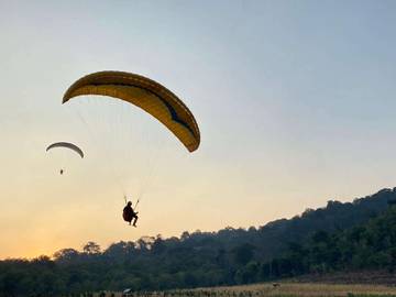 KONI Apresiasi Kejuaraan Paralayang di Madiun