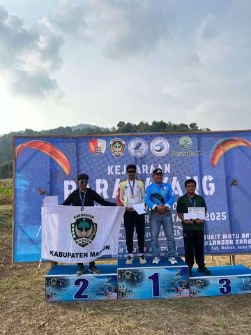 Kabupaten Madiun Raih Perak Kejuaraan Paralayang Liga Jatim