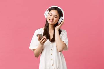 Lagu Nempel di Kepala? Itulah Earworm!