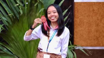 Mahasiswi PNM Raih Prestasi Essay Writing Lomba IPEC