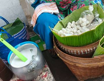 Cita Rasa Gempol Serabi Buatan Nenek 77 Tahun