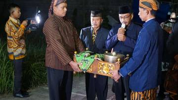 Drama BabatDusunWonomulyo Hibur Warga di Tradisi Galungan 2025