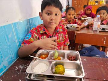 Hangatnya Gizi dari MBG yang Dinanti: Cerita Dari SDN 3 Maospati