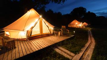 Contoh Naskah Filler Radio “ Glamping “
