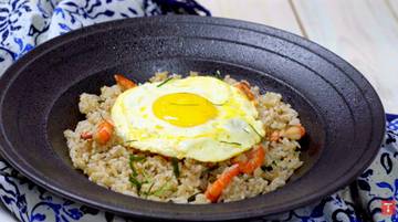 Sarapan Pertama 2026, Dengan Nasi Goreng Daun Jeruk
