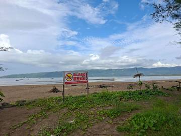 Wisatawan Pantai Pancer Door Pacitan Diharap Berhati-hati
