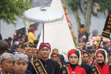 Labuhan Sarangan, Simbol Gotong Royong dan Kearifan Lokal Lereng Gunung Lawu