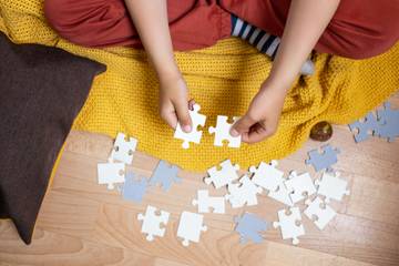 Permainan Puzzle, Asah Otak dan Emosi Anak