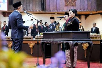 Diana A.V. Sasa Resmi Dilantik Sebagai Anggota DPRD Jatim 