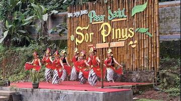 Panggung Budaya Hidupkan Pasar Jadul Sor Pinus