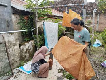 Proses Panjang di Balik Warna Lembut Batik Alami