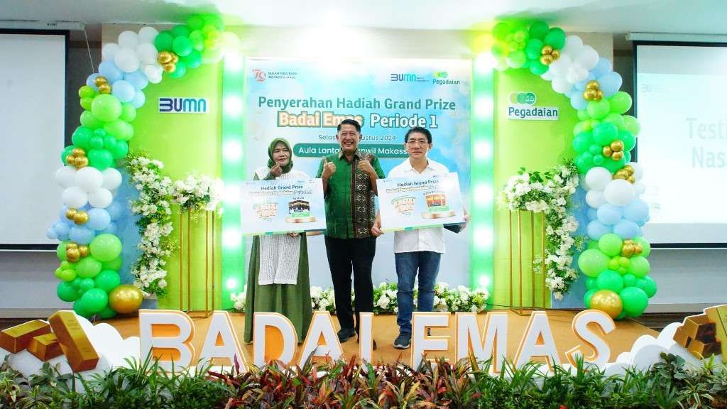 Pegadaian Kanwil Makassar Serahkan Hadiah Program Badai Emas - RRI.co.id