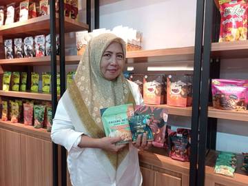 Modal Rp1 Juta, Lili Nuria Sukses Jadi Eksportir Kacang Mede