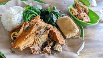 Nasi Tempong, Kuliner Lalapan Lezat Khas Banyuwangi 
