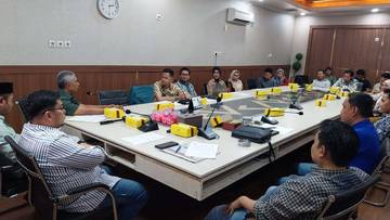 Dewan Tanggapi Aspirasi Honorer