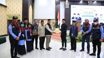 Bupati Enrekang Sambut Jemaah Haji Kloter 32