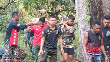 Warga Pangesoreng Bersama Percepat Pengeras Jalan Desa