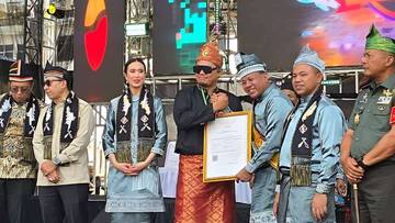 Kemenkum Serahkan Sertifikat KIK dan PiagamKBKI di FPJ 2025