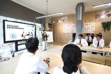 Poltekpar Makassar Gelar Business Entrepreneur Training Batch 8 