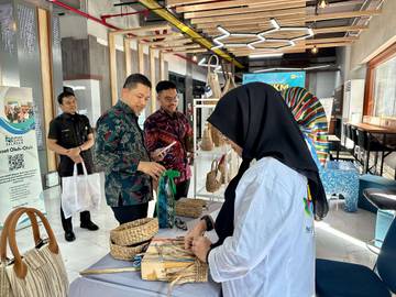 PLN Dorong UMKM Lokal Lewat Pameran Produk Daerah