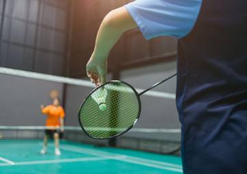 Tehnik Servis dalam Pertandingan Bulu Tangkis
