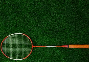 Mengenal dan Memilih Raket Badminton Sesuai Kemampuan