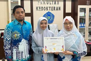 Inovasi Mahasiswi Unismuh Makassar Raih Juara Harapan BPOM
