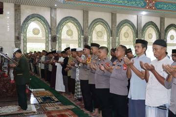 Polres Maros Gelar Salat Gaib Korban Bencana Sumatera