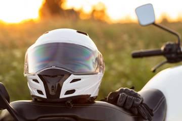 Cara Merawat Helm Agar Awet, Bersih dan Wangi