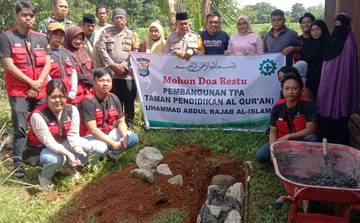 Bhabinkamtibmas Bangun TPA, Wujud Polisi Humanis