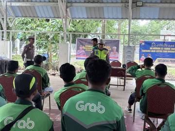 Satlantas Polres Maros Edukasi Keselamatan Lantas Pengemudi Ojol